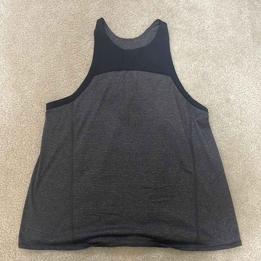 Lululemon grey and black tie back tank. High neck